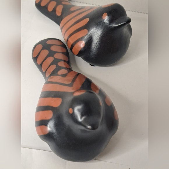 Vintage Primitivo Peruvian Art Bird Figurine Dove Set Of 2 Signed Black Peru - Picture 7 of 7
